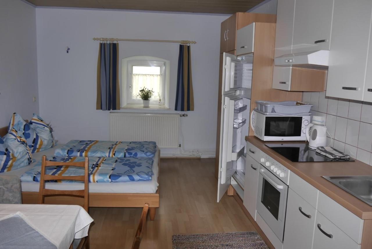 Gertis Blumenhof Privatzimmer, Ferienwohnung กมึนด์ ภายนอก รูปภาพ