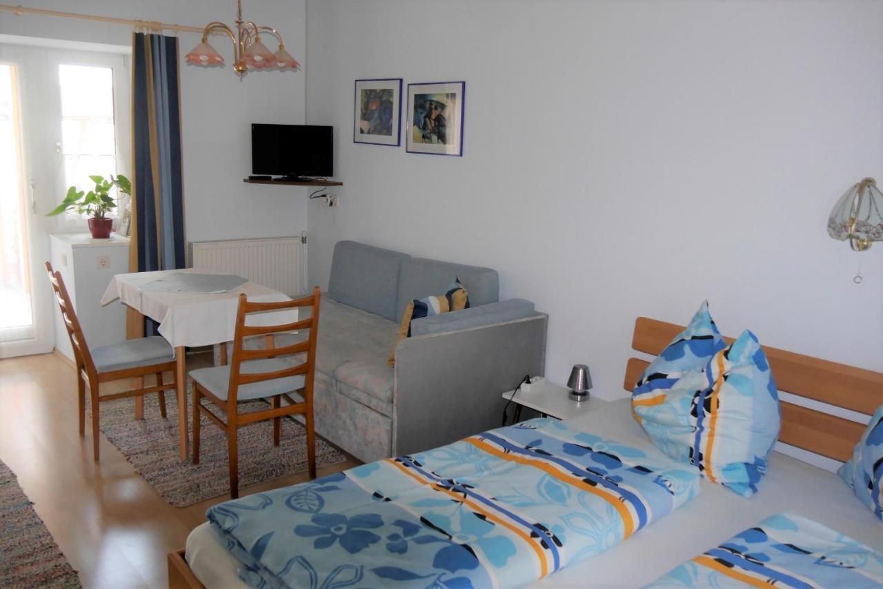 Gertis Blumenhof Privatzimmer, Ferienwohnung กมึนด์ ภายนอก รูปภาพ